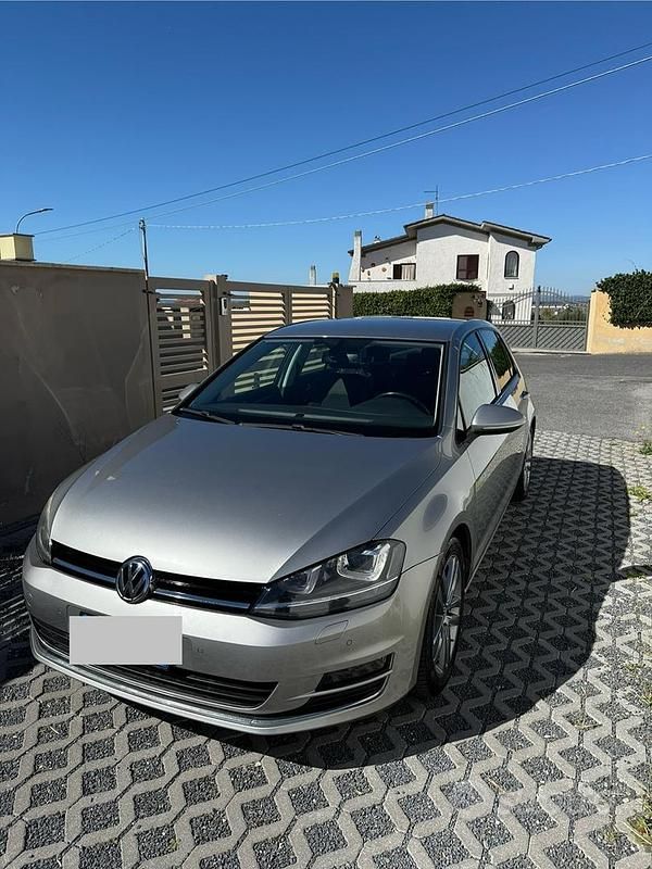 Grigio Usata 2015 VW Golf Highline Tre volumi | 12.900 € (Ottimo prezzo) - Immagine 1/4