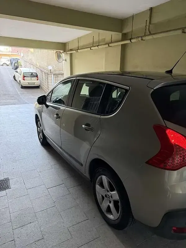 Usata Peugeot 3008 109 CV (80 kW) 2009 Grigio Station wagon