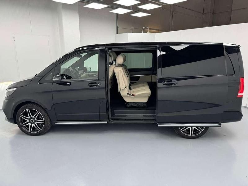 Usata Mercedes V300 Avantgarde 237 CV (174 kW) 2023 Nero ossidiana Monovolume