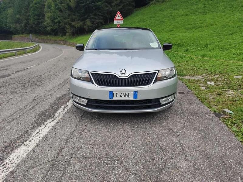Argento Usata 2016 Skoda Rapid Ambition Station wagon | 9800 € - Immagine 1/4
