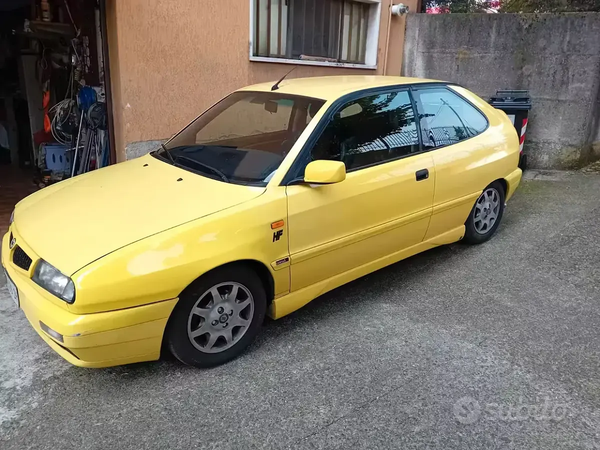 Usata Lancia Delta 131 CV (96 kW) 1998 Giallo Utilitaria