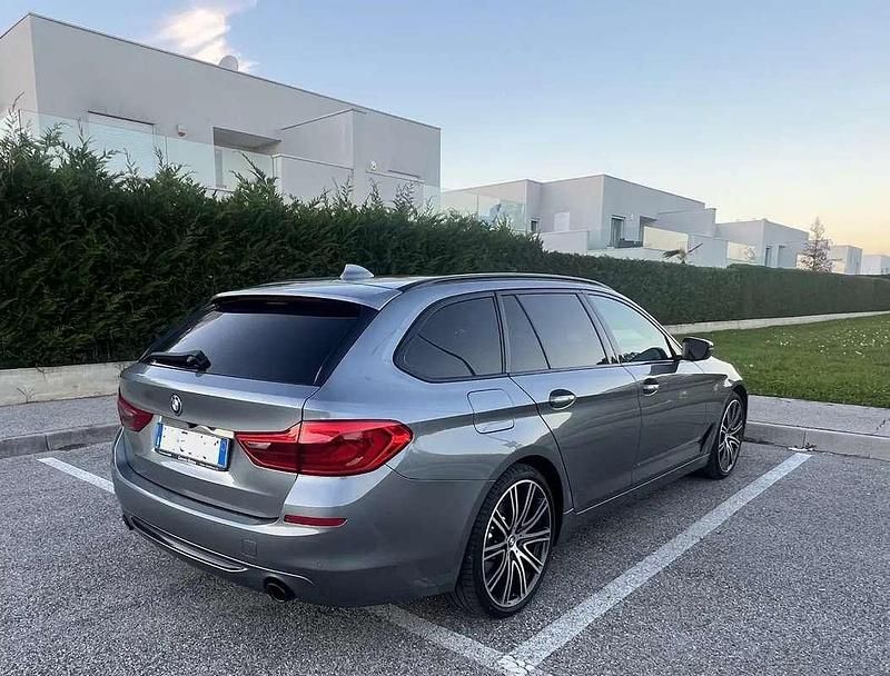 Usata BMW 520 Sport Line 190 CV (139 kW) 2020 Grigio Station wagon