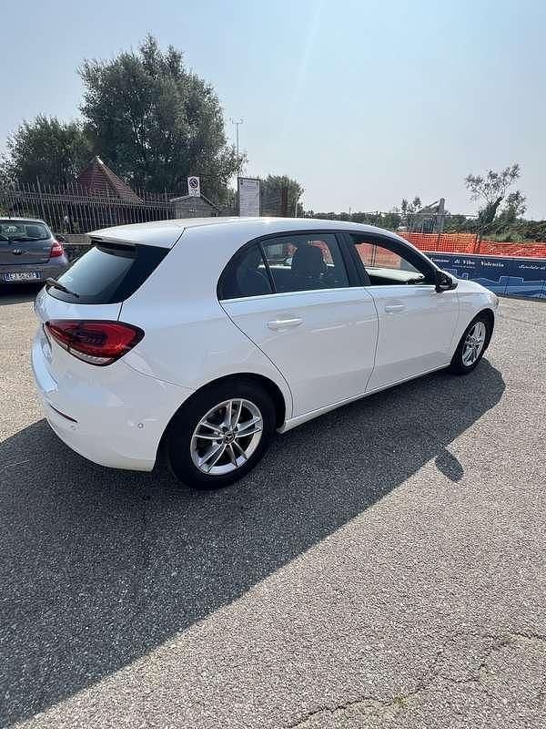 Usata Mercedes A180 Business 116 CV (85 kW) 2019 Bianco Berlina