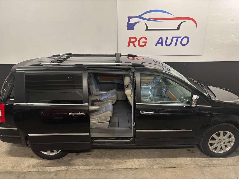 Usata Chrysler Grand Voyager Limited 163 CV (119 kW) 2008 Nero Monovolume