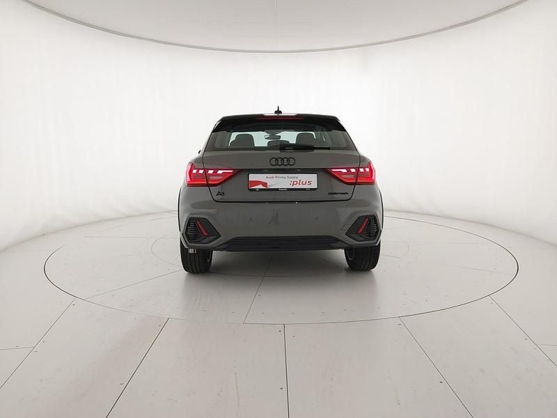 Usata Audi A1 Admired 110 CV (80 kW) 2023 Grigio chronos metallizzato Berlina
