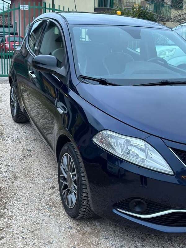 Usata Lancia Ypsilon S 95 CV (69 kW) 2016 Blu Utilitaria