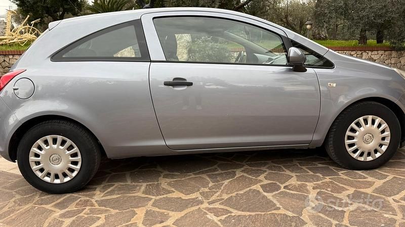 Usata Opel Corsa 75 CV (55 kW) 2008 Utilitaria