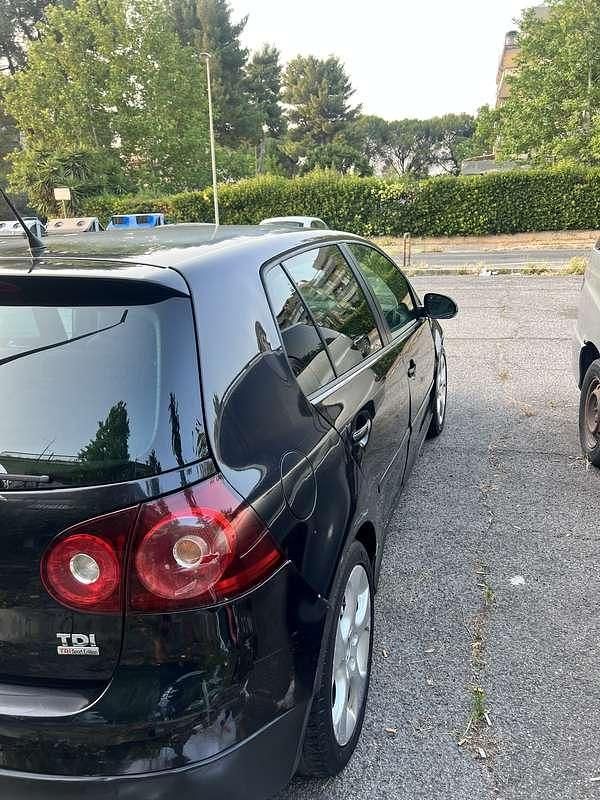 Usata VW Golf V Trendline 105 CV (77 kW) 2007 Berlina