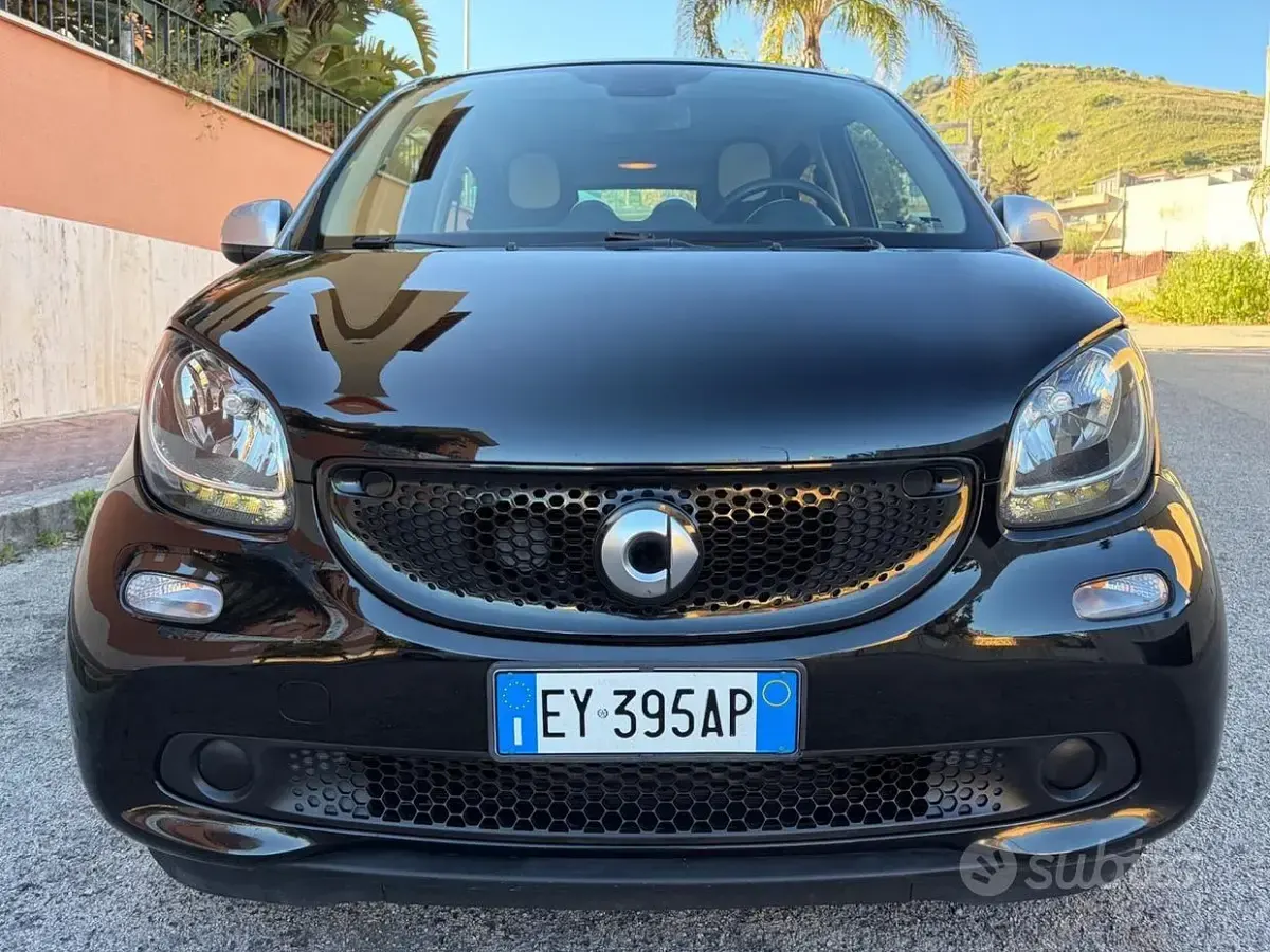 Usata Smart ForFour Passion 71 CV (52 kW) 2014 Nero Utilitaria