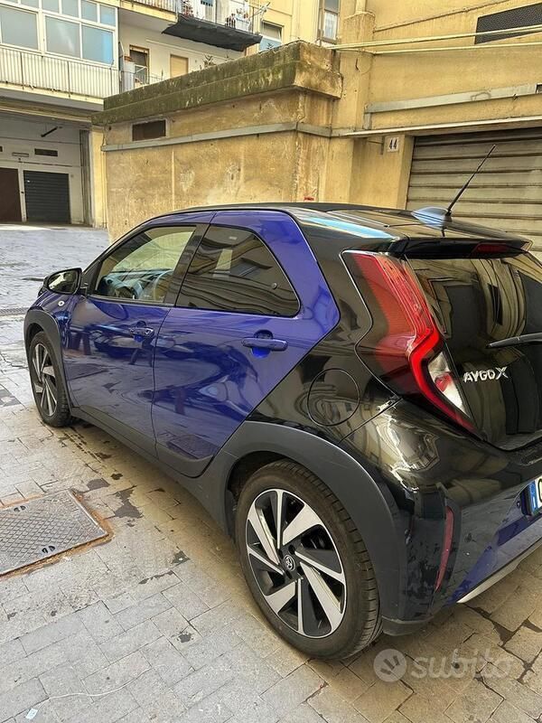 Usata Toyota Aygo X Lounge 72 CV (52 kW) 2024 Blu/azzurro SUV