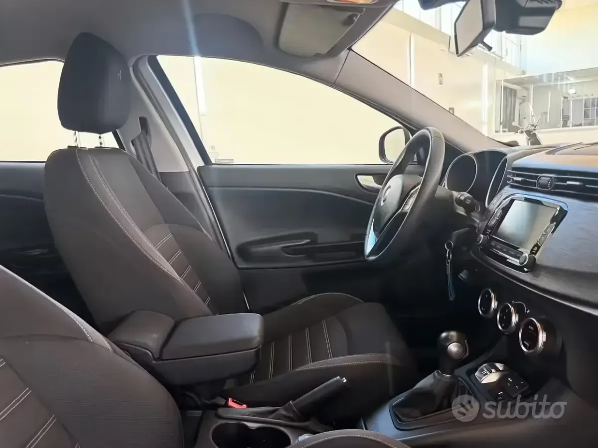Usata Alfa Romeo Giulietta 120 CV (88 kW) 2019 Grigio Utilitaria