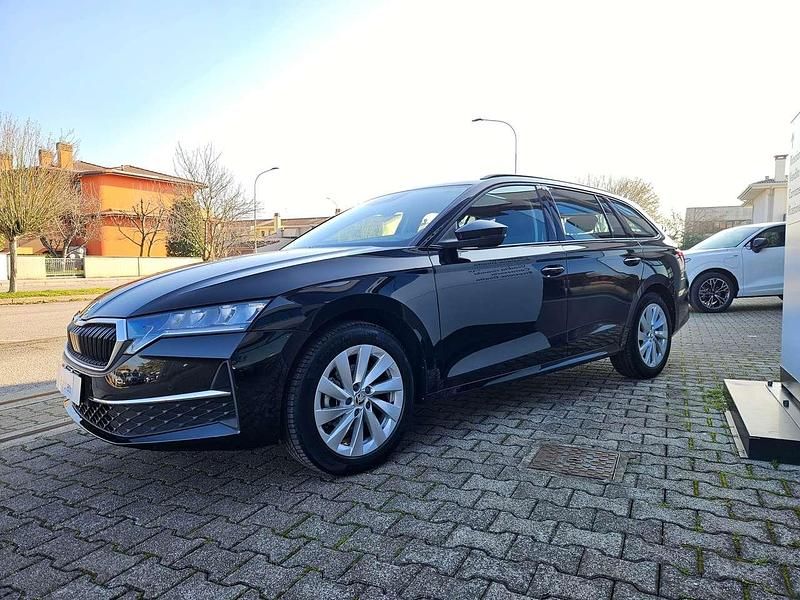 Usata Skoda Octavia Selection 150 CV (110 kW) 2024 Black magic perla Station wagon