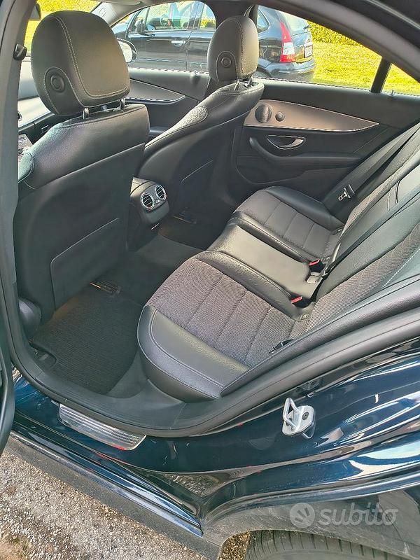 Usata Mercedes E220 2019 Blu Berlina