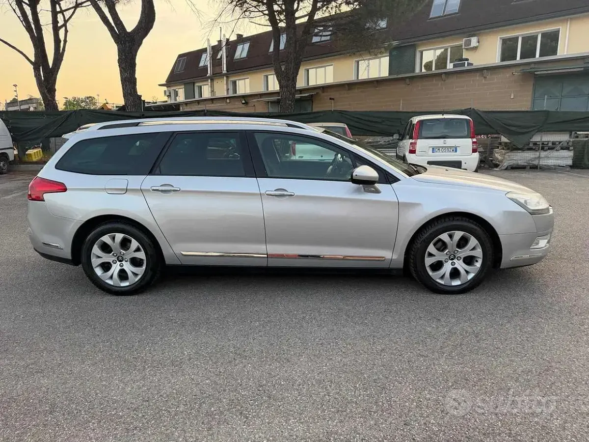 Usata Citroën C5 Exclusive 140 CV (102 kW) 2013 Grigio Station wagon