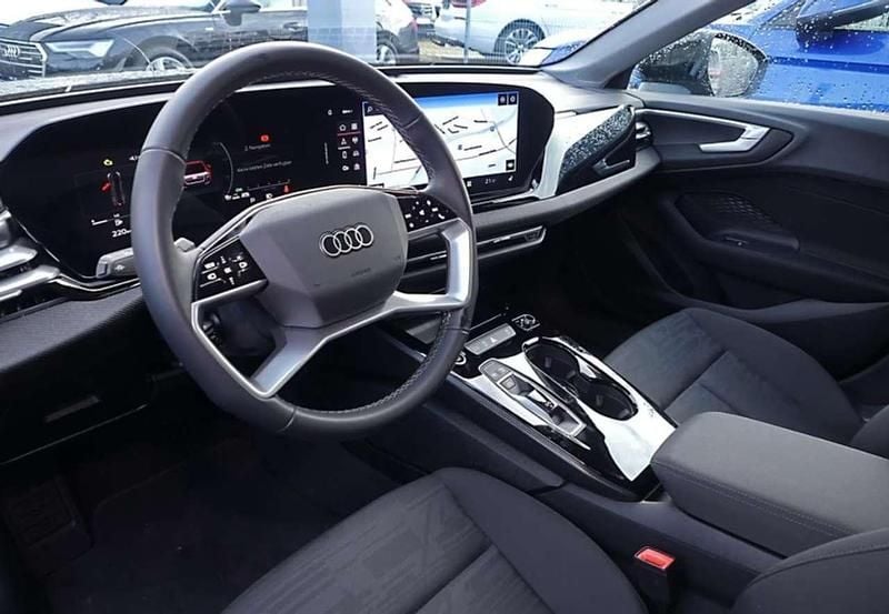 Usata Audi A5 S-Line 150 CV (110 kW) 2025 Grigio metallizzato Station wagon