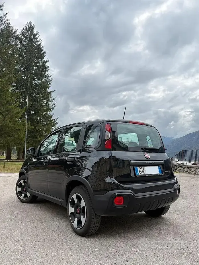 Usata Fiat Panda Cross Cross 69 CV (50 kW) 2024 Nero Utilitaria