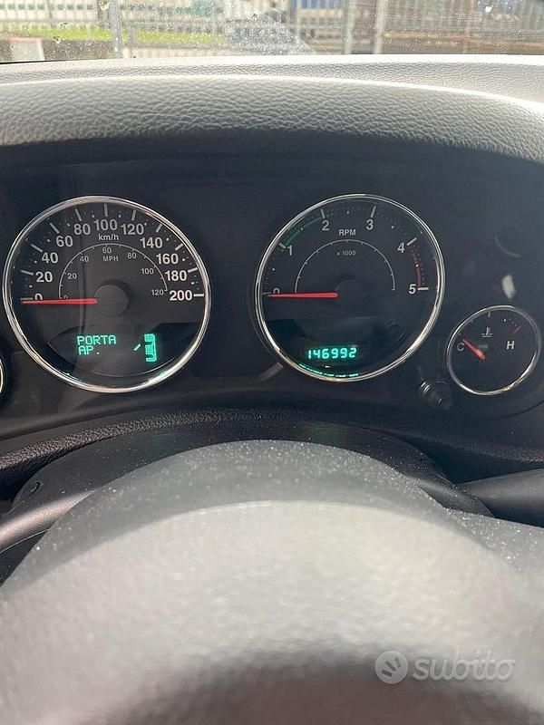 Usata Jeep Wrangler 200 CV (147 kW) 2013 Verde SUV