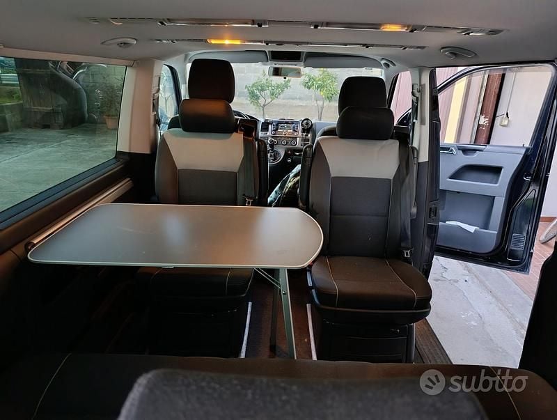 Usata VW Multivan Startline 140 CV (102 kW) 2014 Nero Furgone