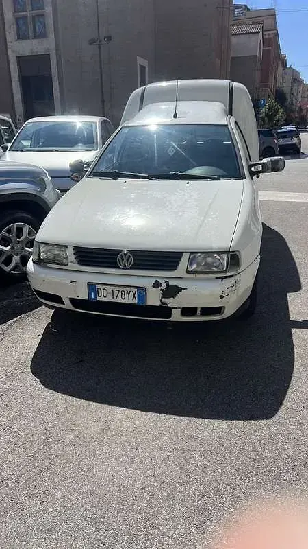Begagnad VW Caddy 95 HK (69 kW) 2000 Minibuss