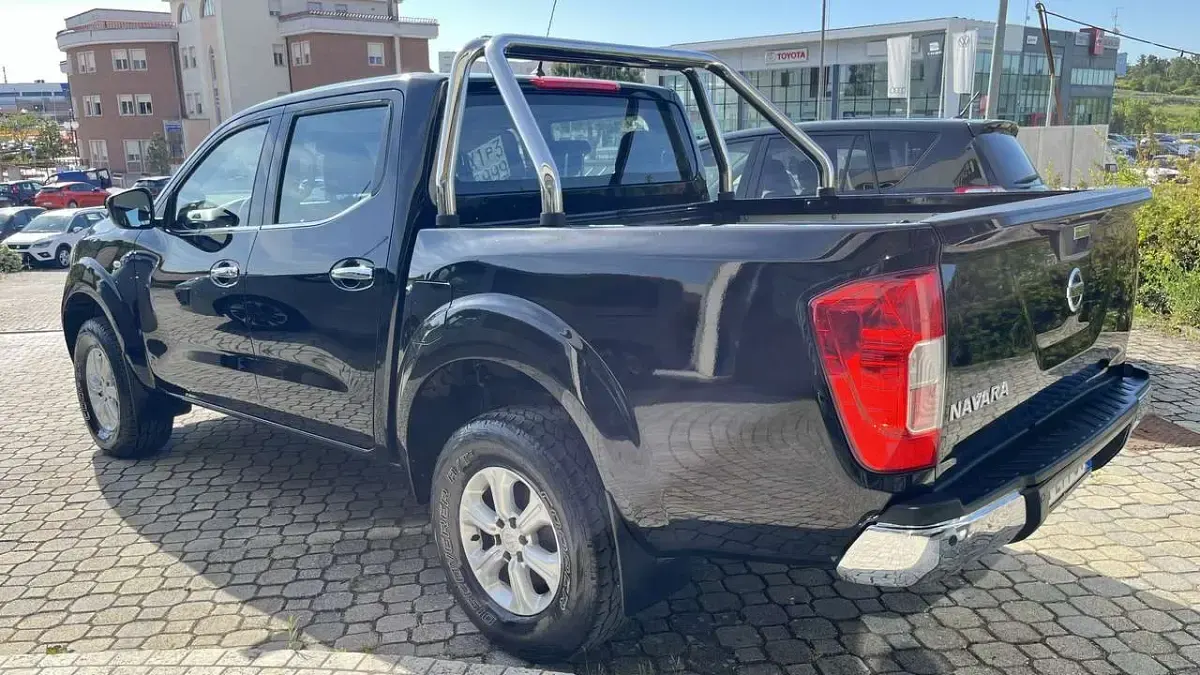 Usata Nissan Navara Acenta 163 CV (119 kW) 2017 Nero Pick-up
