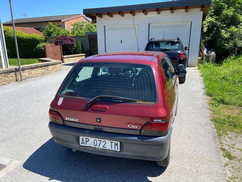 Rosso Usata 1997 Renault Clio Tre volumi | 2100 € - Immagine 1/4