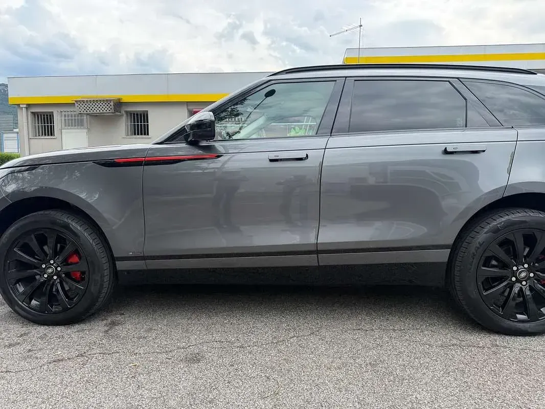 Usata Land Rover Range Rover Velar R-Dynamic 179 CV (131 kW) 2019 Grigio SUV