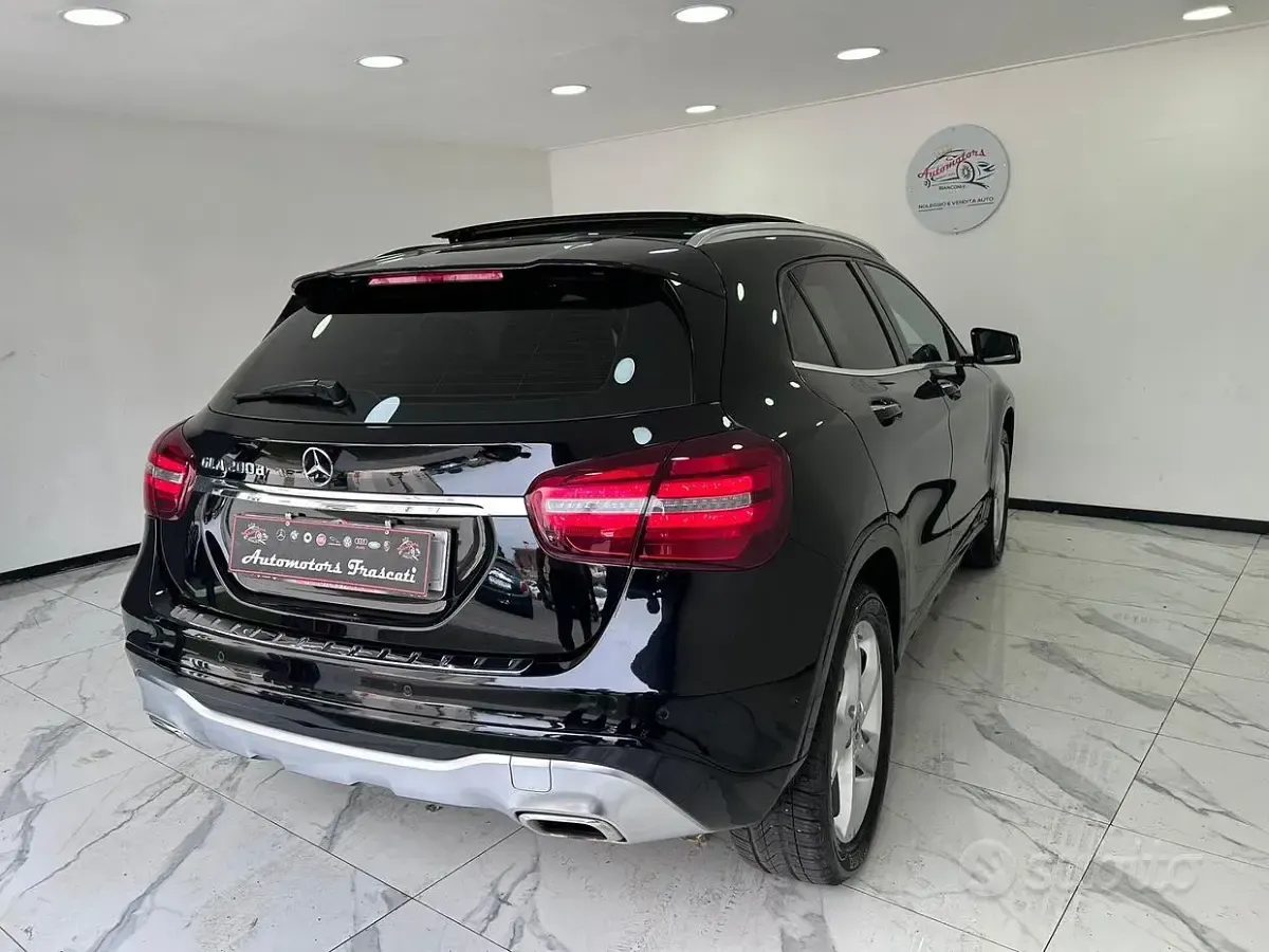Usata Mercedes GLA200 Premium 136 CV (100 kW) 2017 Nero SUV