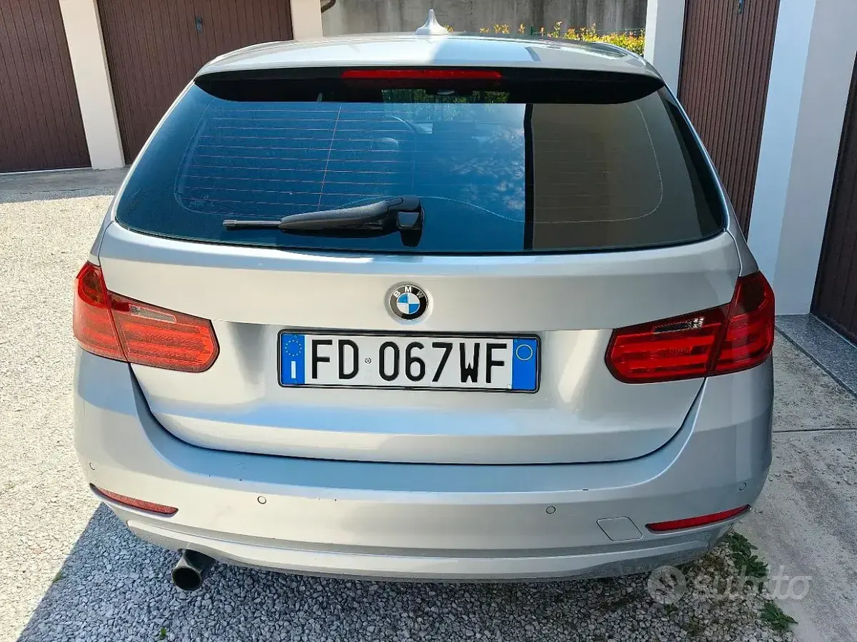Usata BMW 318 150 CV (110 kW) 2016 Grigio Station wagon