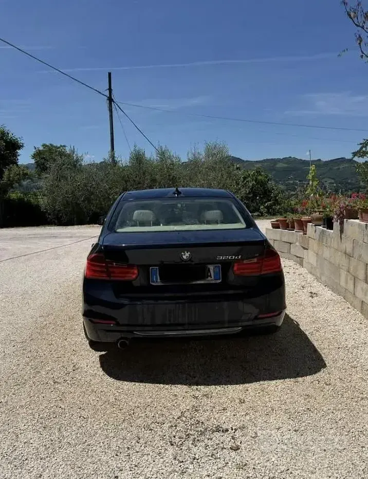 Usata BMW 320 Luxury Line 184 CV (135 kW) 2013 Berlina