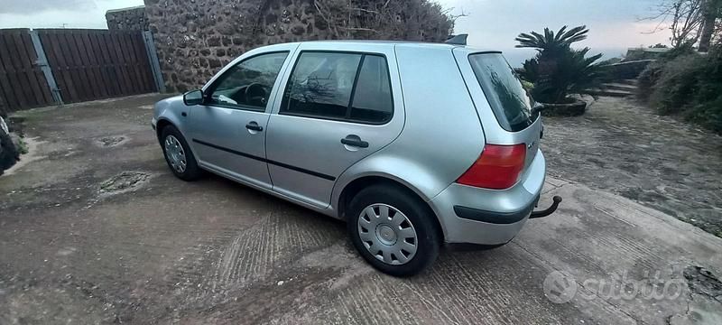 Usata VW Golf IV 90 CV (66 kW) 2003 Grigio Berlina