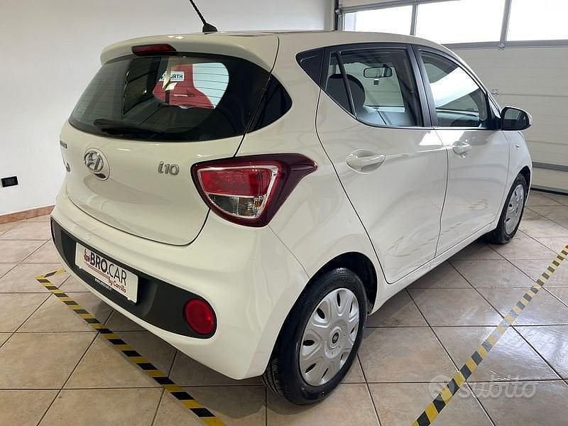 Usata Hyundai i10 Comfort 66 CV (48 kW) 2017 Bianco Utilitaria