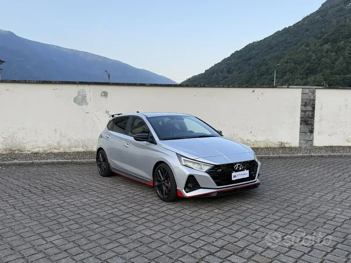 Usata Hyundai i20 N Performance 204 CV (150 kW) 2023 Grigio Utilitaria