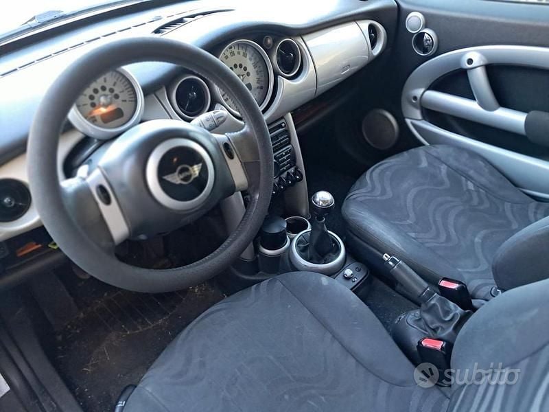 Usata Mini ONE 90 CV (66 kW) 2001 Grigio Utilitaria