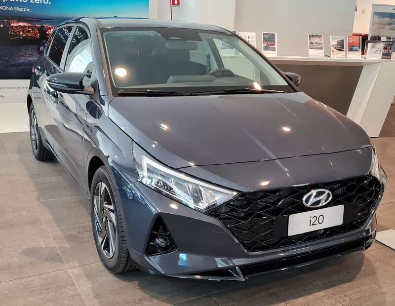 Usato 2023 Hyundai i20 1.2 Benzin 84 CV (18.700 €)