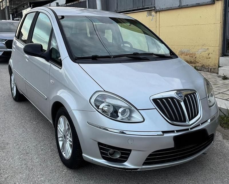 Usata Lancia Musa Gold 95 CV (69 kW) 2013 Grigio Monovolume