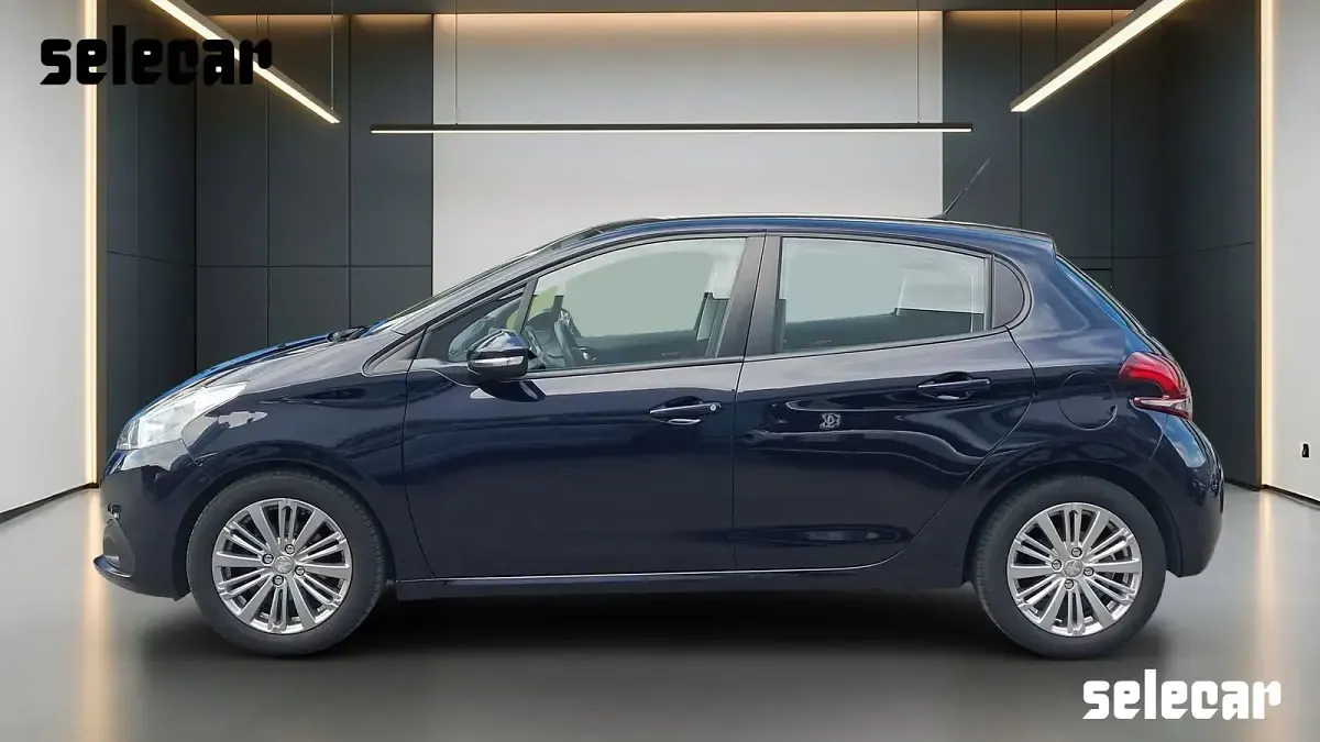Usata Peugeot 208 Allure 100 CV (73 kW) 2019 Blu Utilitaria