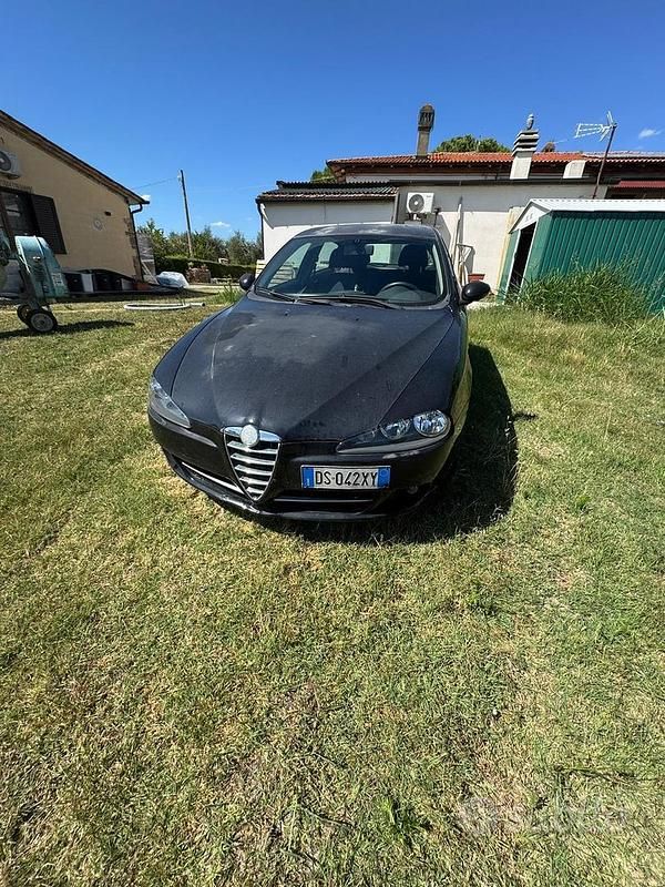Nero Usata 2008 Alfa Romeo 147 Due volumi | 2100 € (Buon prezzo) - Immagine 1/4