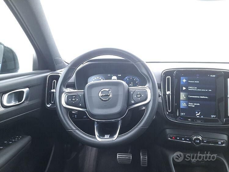Usata Volvo XC40 R-Design 163 CV (119 kW) 2020 Blu SUV