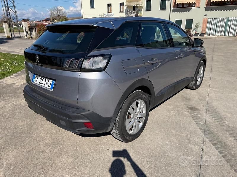 Usata Peugeot 3008 Active 131 CV (96 kW) 2023 Grigio SUV