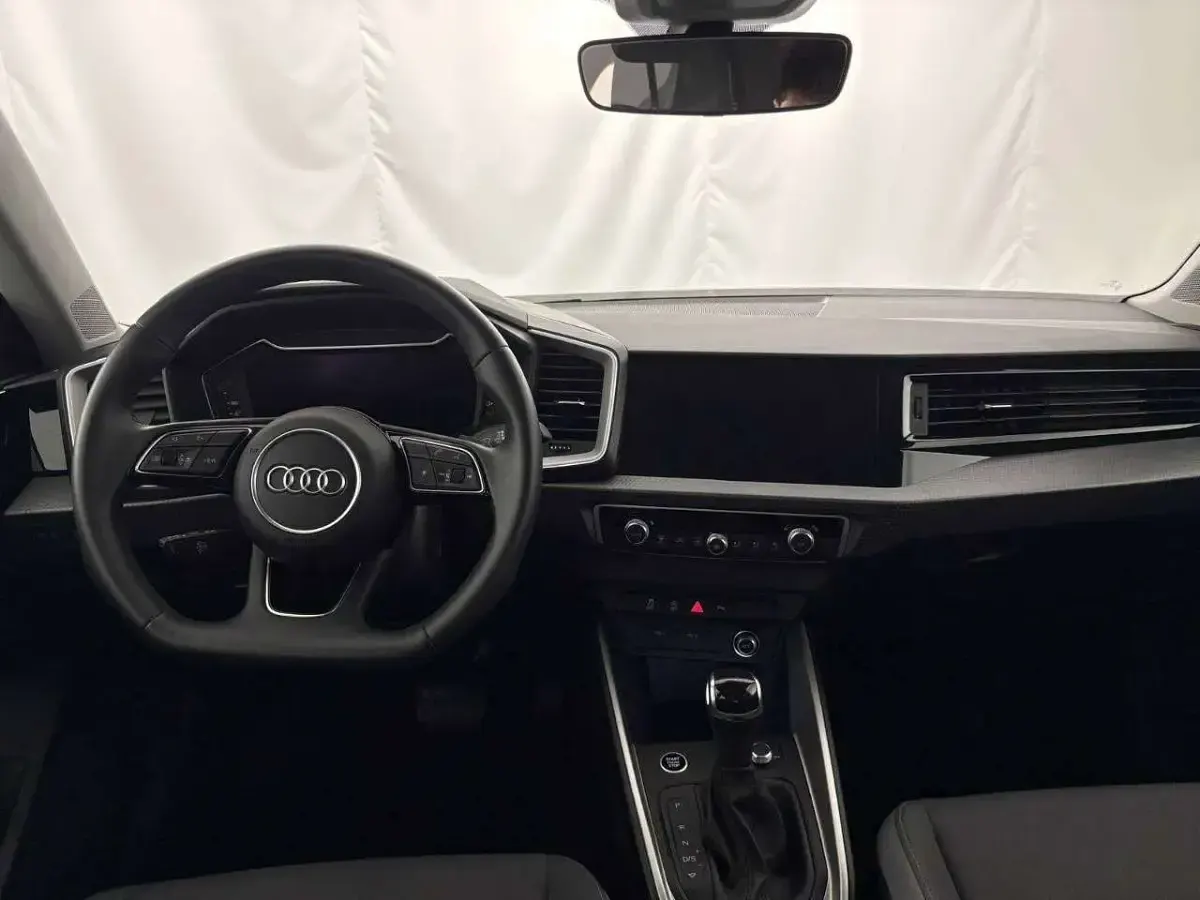 Usata Audi A1 Sportback S-Line 116 CV (85 kW) 2025 Bianco ghiaccio / tetto nero m Utilitaria