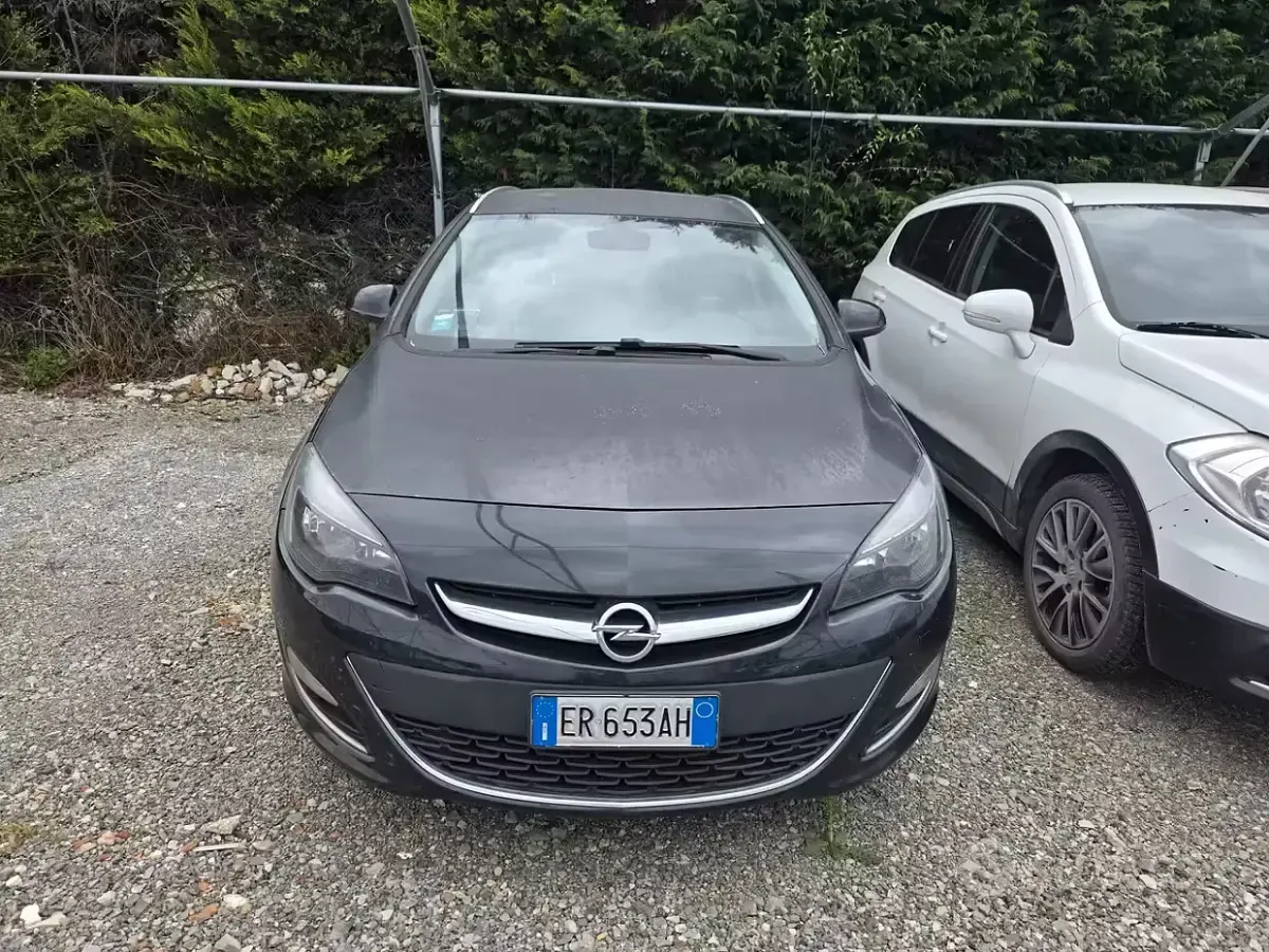Gebraucht Opel Astra Cosmo 140 PS (102 kW) 2013 Grau Kombi