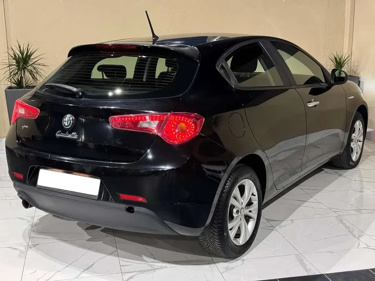Usata Alfa Romeo Giulietta 105 CV (77 kW) 2012 Nero Utilitaria