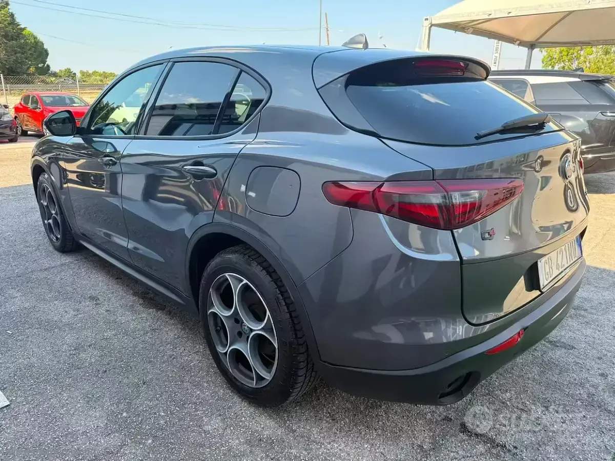 Usata Alfa Romeo Stelvio Sprint 190 CV (139 kW) 2020 Grigio SUV