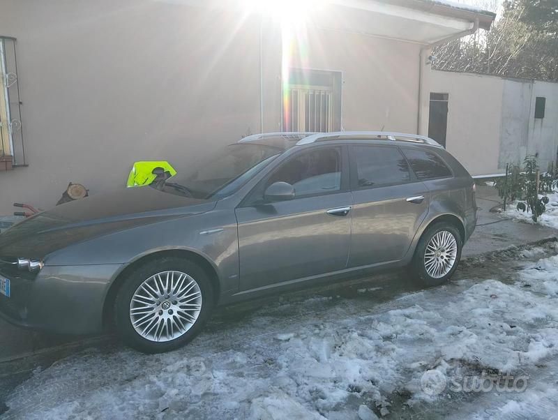 Usata Alfa Romeo 159 150 CV (110 kW) 2007 Grigio Station wagon