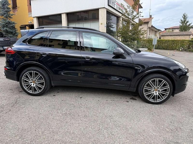 Usata Porsche Cayenne Platinum Edition 265 CV (194 kW) 2016 Nero SUV