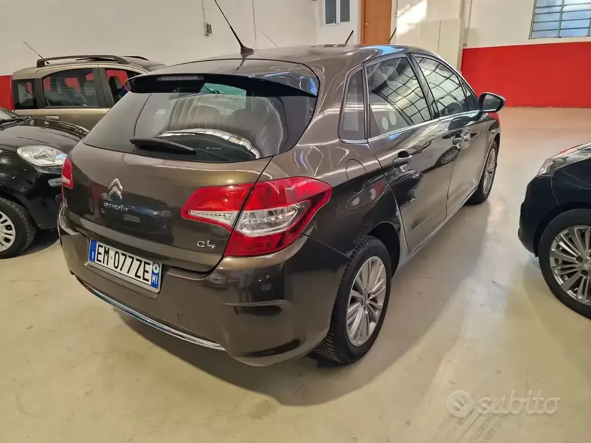 Usata Citroën C4 Exclusive 120 CV (88 kW) 2012 Marrone Berlina