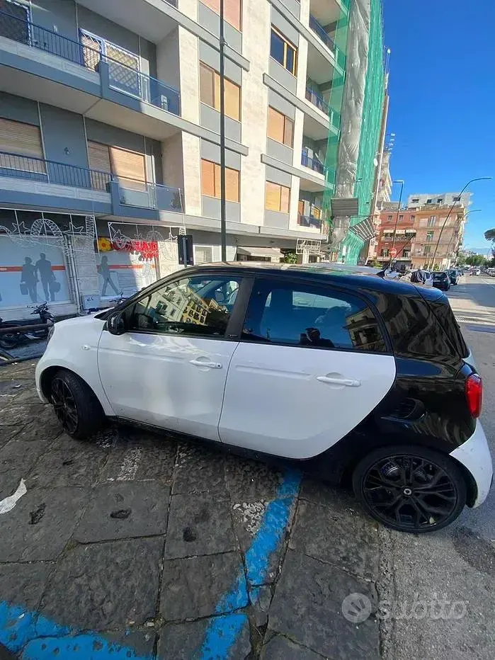 Usata Smart ForFour 71 CV (52 kW) 2019 Bianco Utilitaria