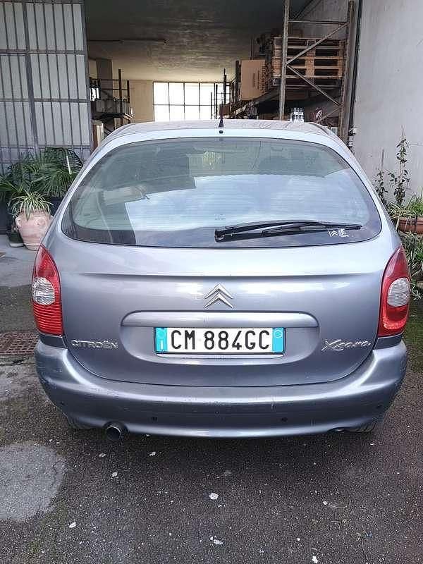 Usata Citroën Xsara Picasso Exclusive 90 CV (66 kW) 2004 Grigio Monovolume