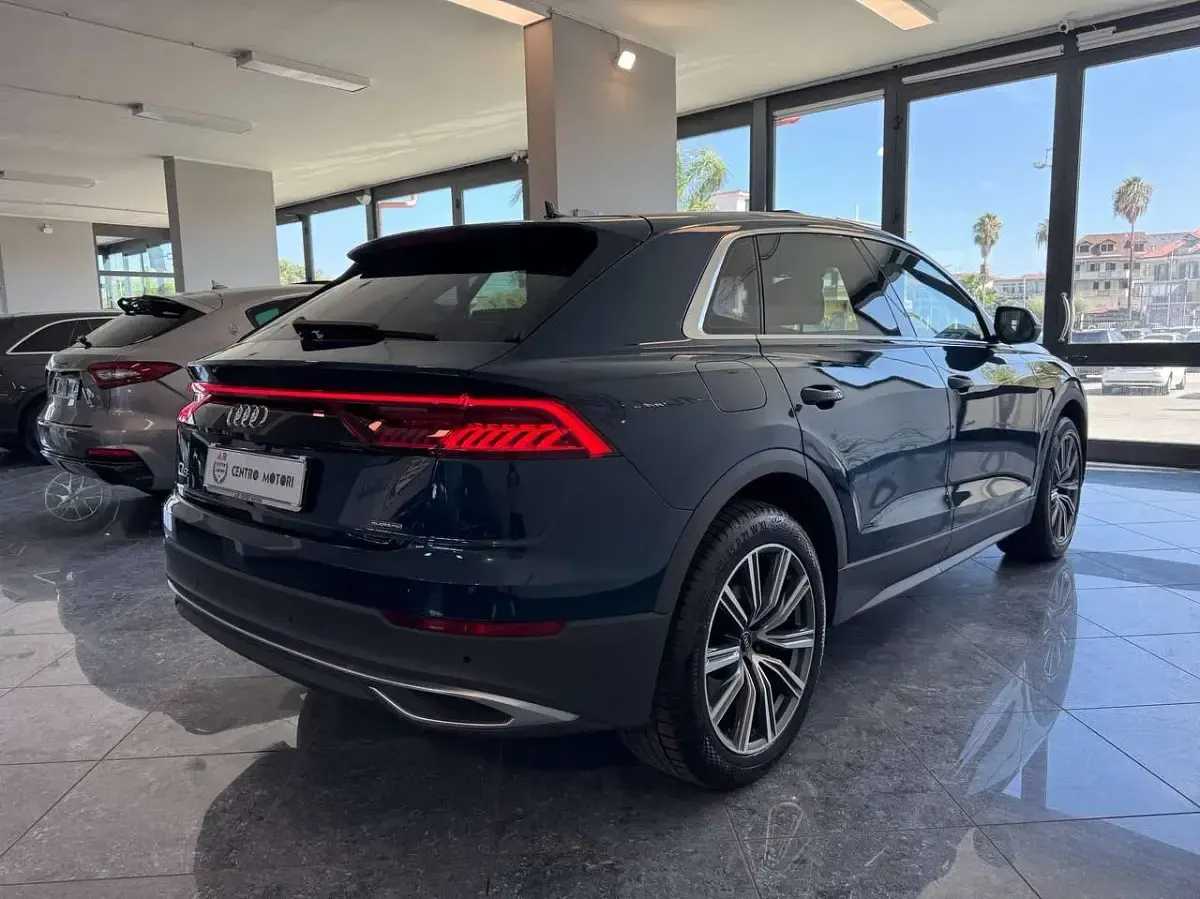 Usata Audi Q8 S-Line 286 CV (210 kW) 2021 Blu/azzurro SUV