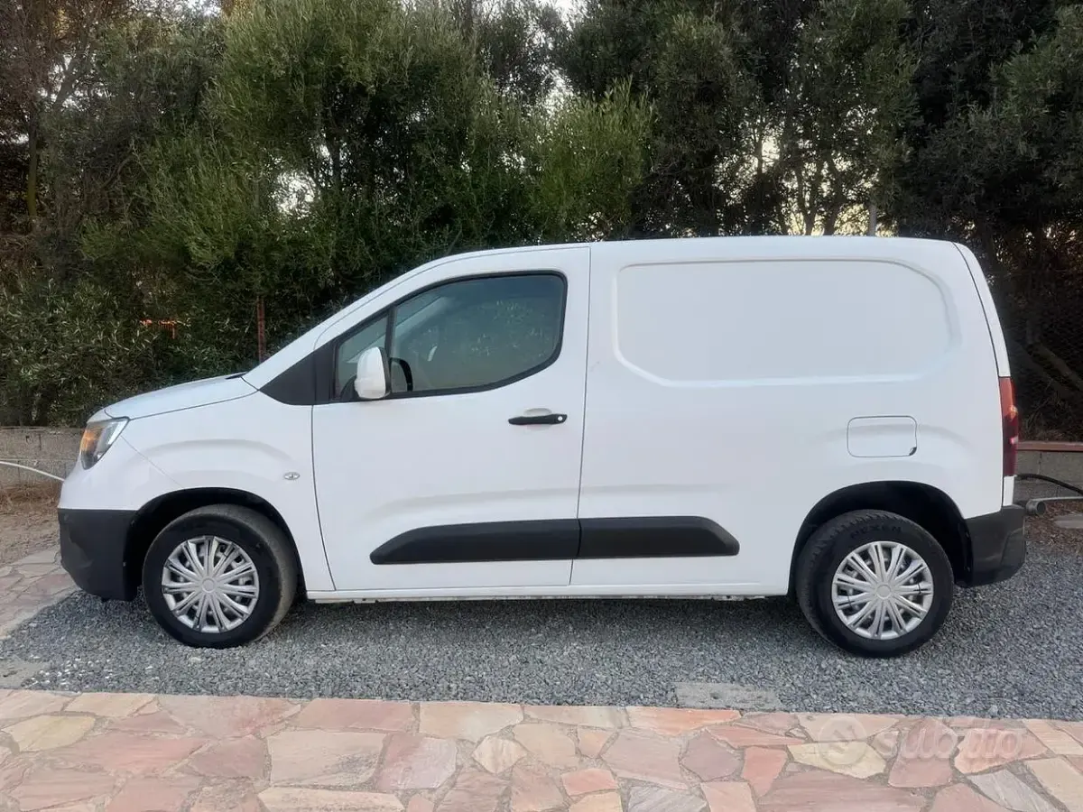 Usata Opel Combo S 102 CV (75 kW) 2020 Bianco Monovolume